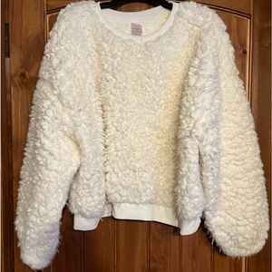 Juniors warm sherpa ivory color size 3XL/21. JUNIORS